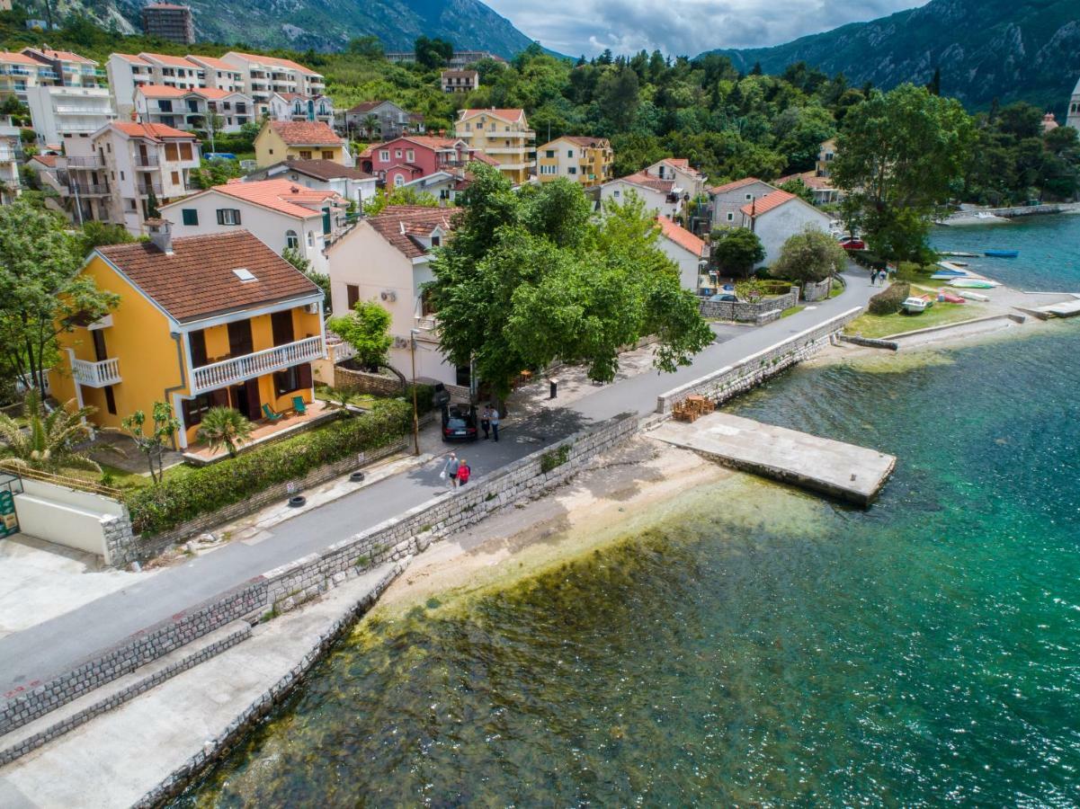 Apartments Beachfront Kotor Exteriér fotografie